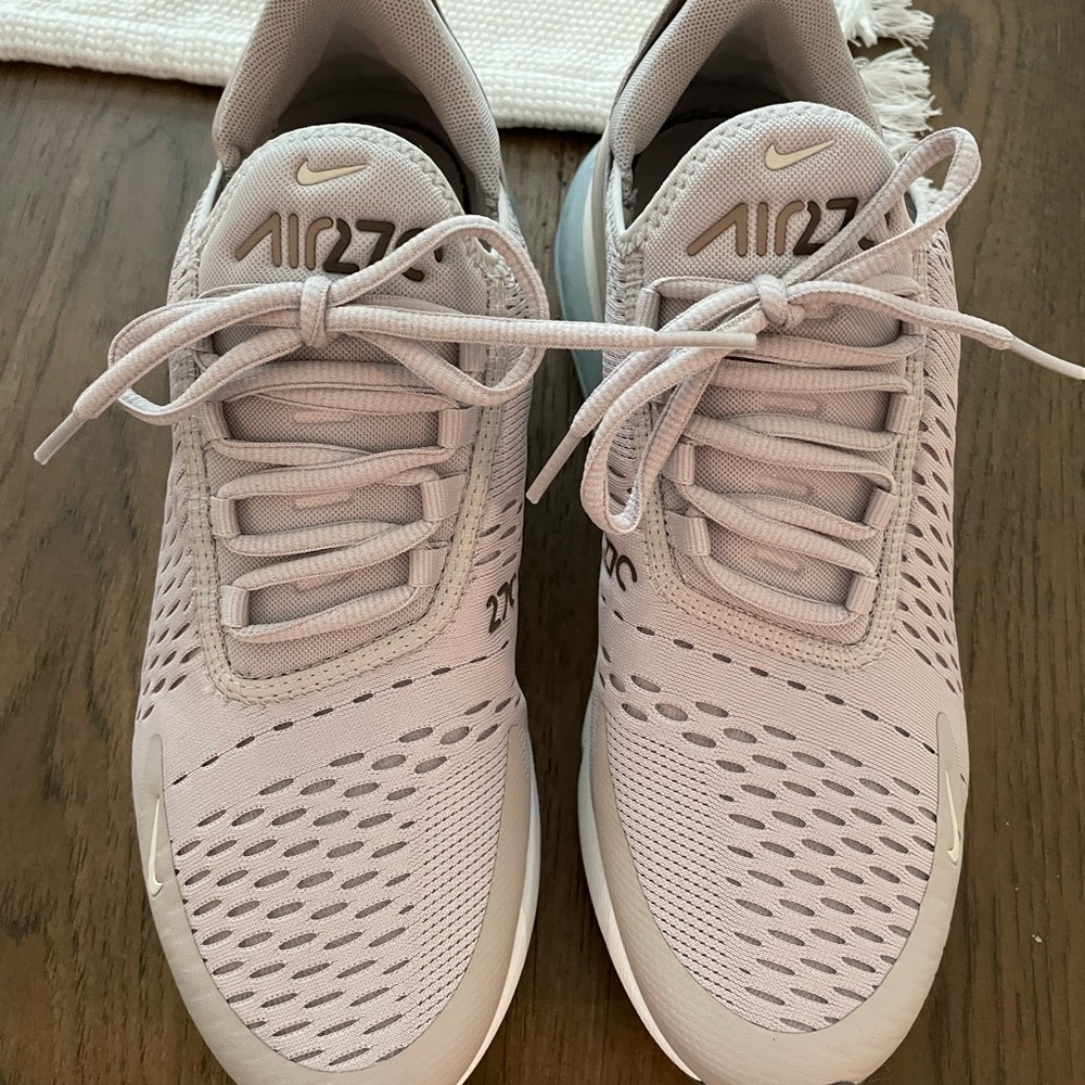 Worn once for an hour. Excellent condition. Nike Air size 9.5
